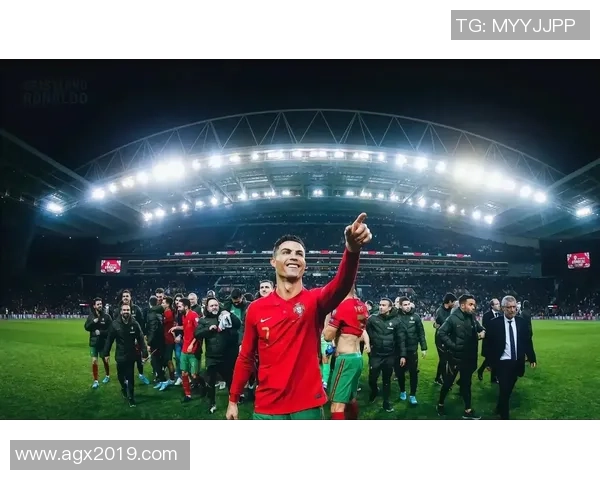 当前足球明星C罗的传奇之路与未来展望分析